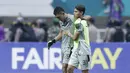 Kiper Persita Tangerang, Yogi Triyana, tampak sedih usai ditaklukkan Kalteng Putra pada laga Liga 2 di Stadion Pakansari, Jawa Barat, Selasa (4/12). Kalteng menang 2-0 atas Persita. (Bola.com/M. Iqbal Ichsan)