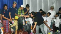 Keramahan Skuat Arema saat Berbuka Puasa dengan Anak Yatim