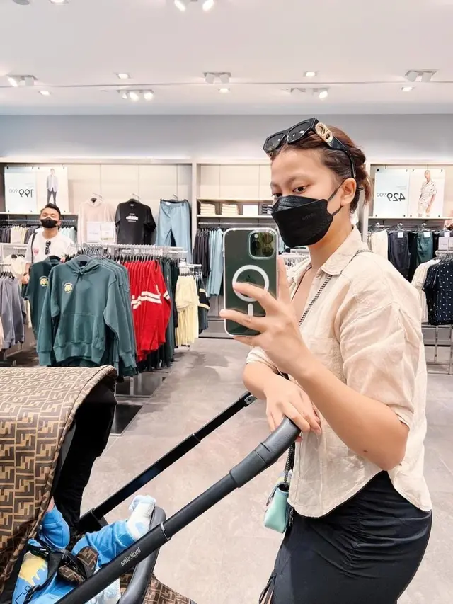 Hanum Mega saat Asuh Anak Sendiri Tanpa Suami