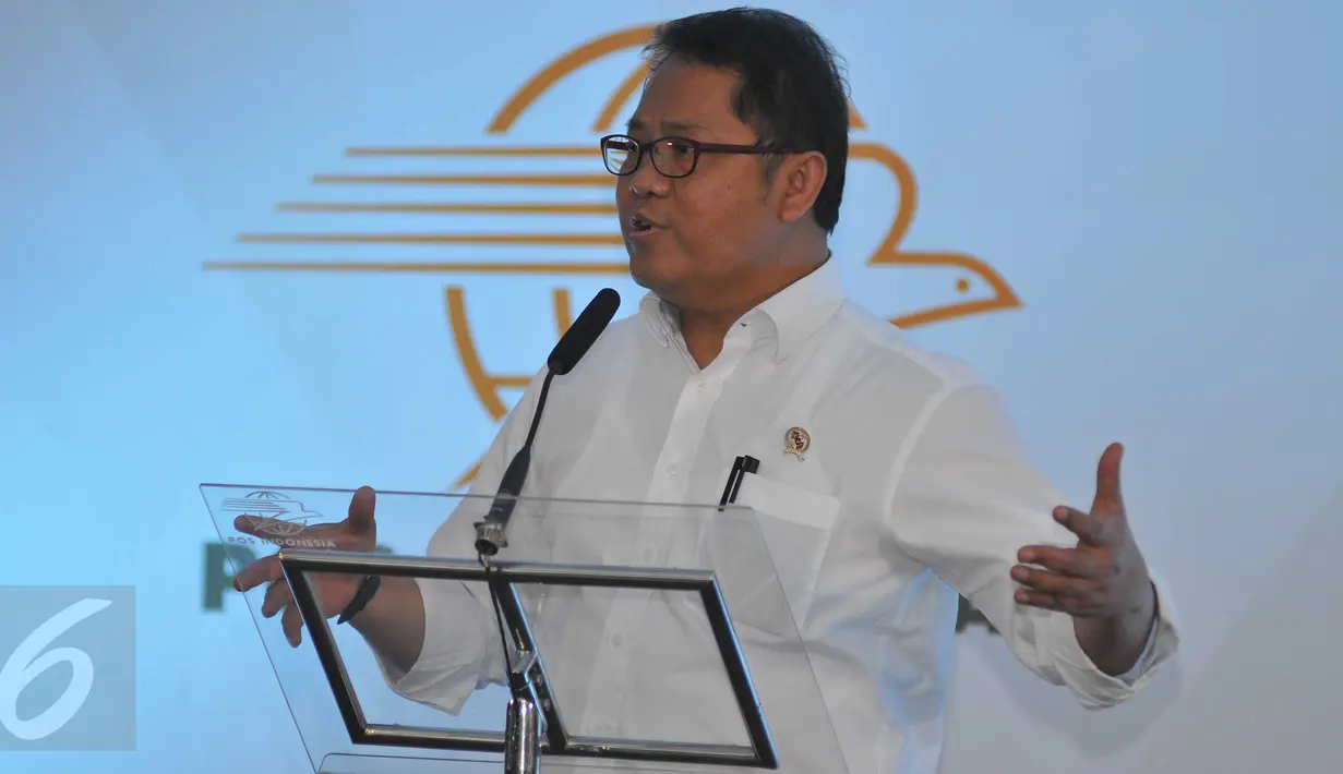 Menteri Komunikasi dan Informatika, Rudiantara memberi pidato saat acara penandatanganan MOU di Kantor Pos Indonesia, Jakarta, (7/12). MatahariMall.com beserta PT. Kntor pos bekerja sama yakni Online-to-Offline (O2O). (Liputan6.com/Gempur M Surya)