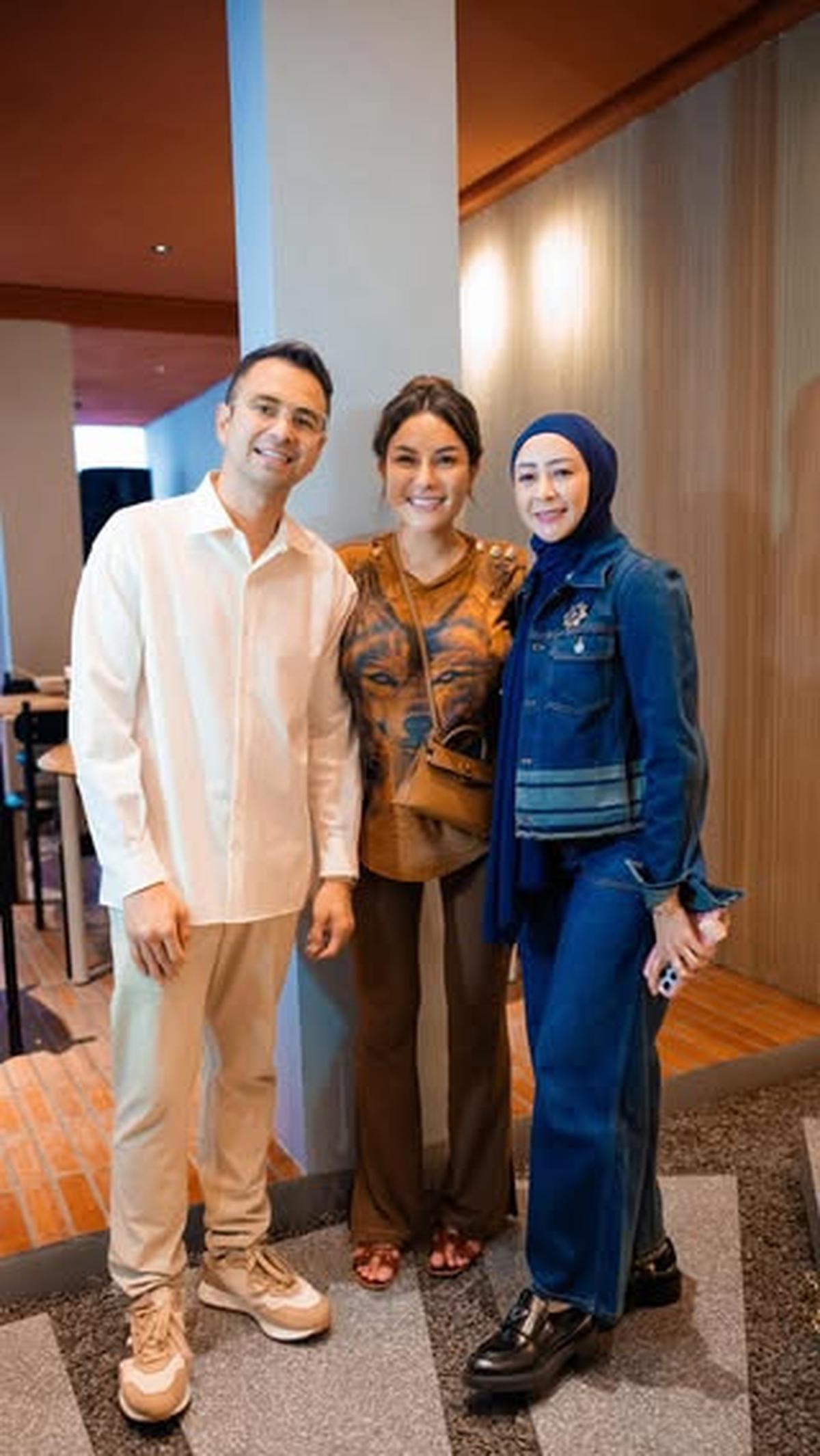 9 Potret Seleb yang Hadir di Pembukaan Resto Nikita Mirzani, Ada Raffi Ahmad hingga Olla Ramlan