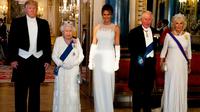 Ratu Elizabeth II, Pangeran Charles, dan Duchess of Cornwall saat menjamu Presiden AS Donald Trump dan Melania Trump di Istana Buckingham. (Doug Mills / POOL / AFP)