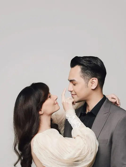 Asmirandah dan Jonas Rivano (Instagram/asmirandah89)