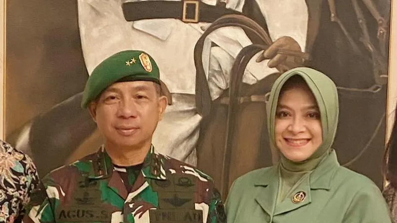 Istri Jenderal Agus Subiyanto diketahui bernama Evi Sophia Indra. <br>