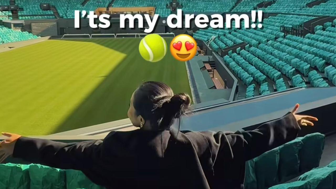 5 Potret Yura Yunita Wujudkan Impian, Kunjungi Stadion Wimbledon untuk Pertama Kali