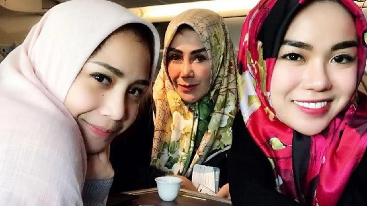 [Bintang] Nagita Slavina, Amy Qanita, dan Medina Zein