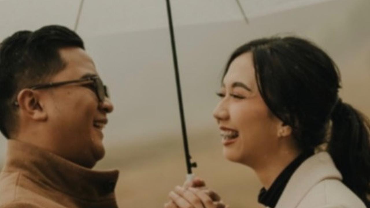 Pasangan ini juga mendoakan kawasan Bromo bisa pulih kembali.