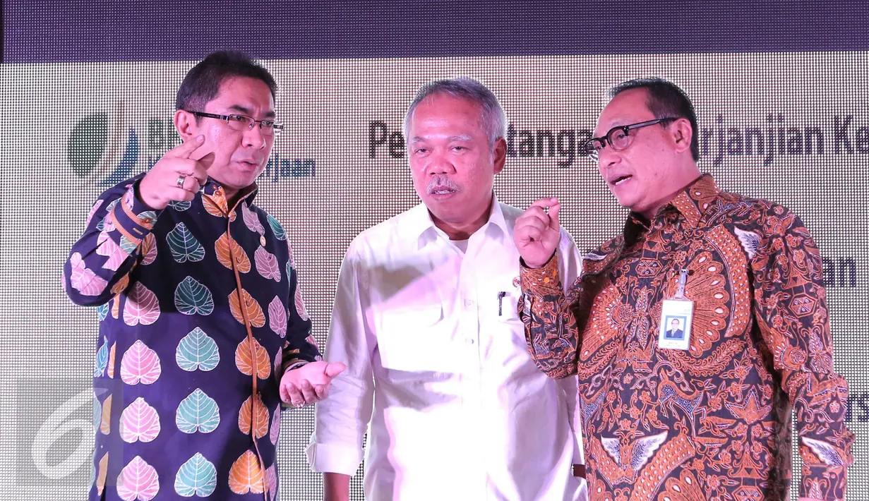 (Ki-ka) Dirut BPJS Ketenagakerjaan Elvyn G. Masassya, Menteri PUPR Basuki Hadimuljono dan Dirut BTN Maryono saat MoU pembiayaan rumah murah bagi peserta aktif di Jakarta, Selasa (27/10/2015).‎ (Liputan6.com/Angga Yuniar)