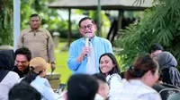 Gubernur Jakarta Pramono Anung berbincang dengan awak media di Taman Suropati, Menteng, Jakarta Pusat, Rabu (24/4/2025) (beritajakarta.id)