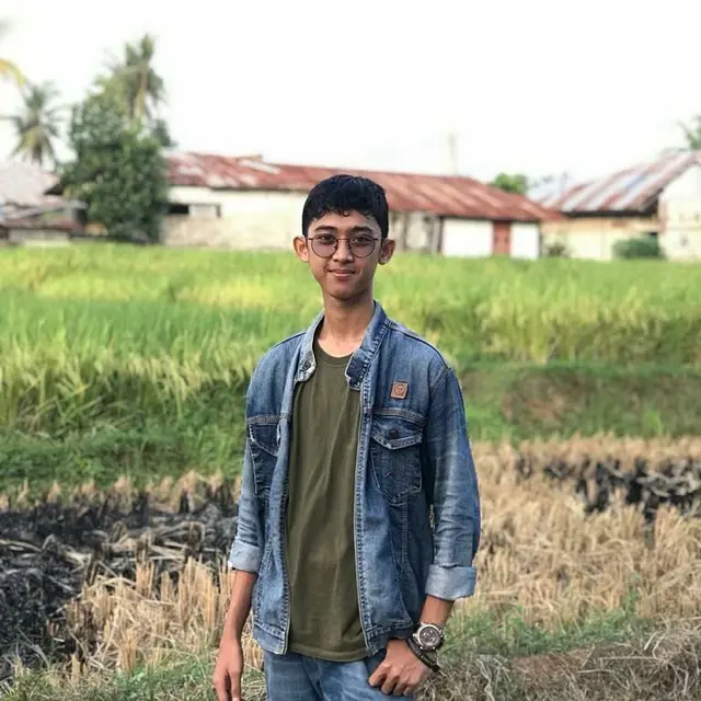 6 Potret Syuraci Handika, Remaja yang Disebut Mirip Arya Saloka