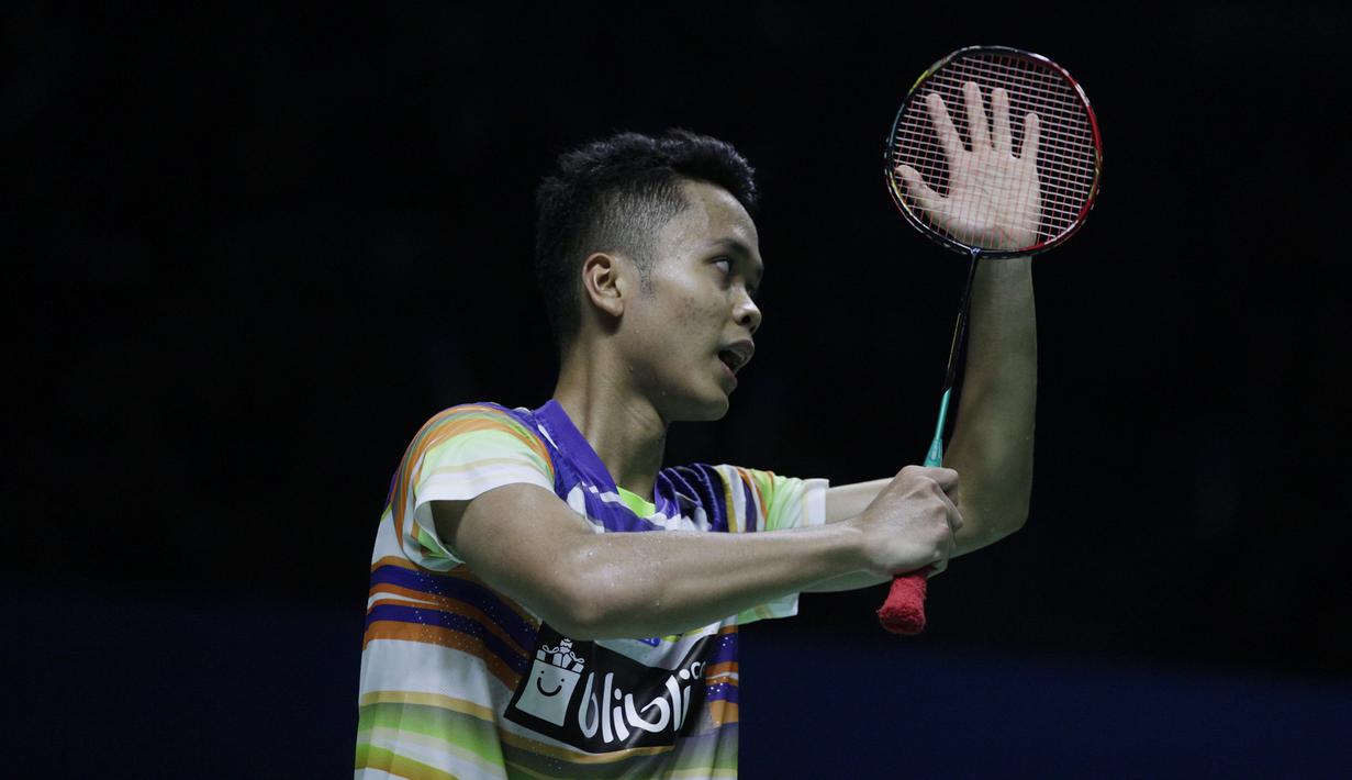Tunggal putra Indonesia, Anthony Ginting, menang atas Lu Guang Zu pada Blibli Indonesia Open 2019 di Istora Senayan, Jakarta, Selasa (16/7). Ginting menang 20-22, 23-21 dan 21-18. (Bola.com/Vitalis Yogi Trisna)