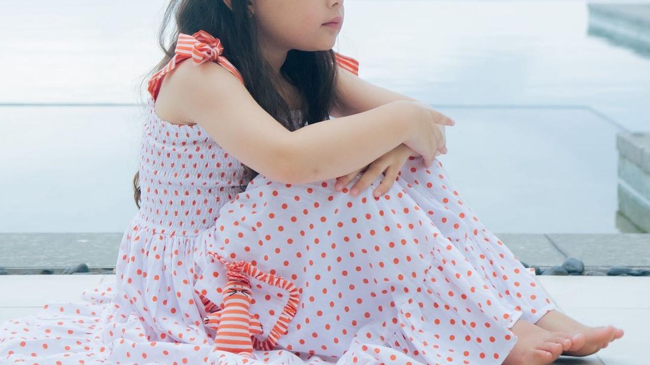 Potret Gemas dan Lucunya Chloe, Anak Asmirandah yang Sudah Pintar Pose