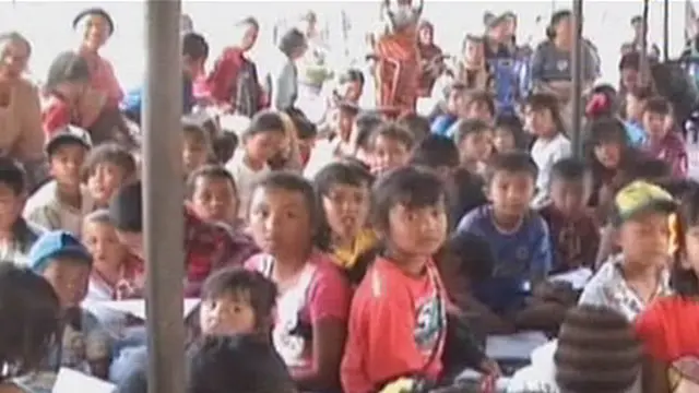 Terapi Hiburan Anak-anak Pengungsi Gunung Sinabung