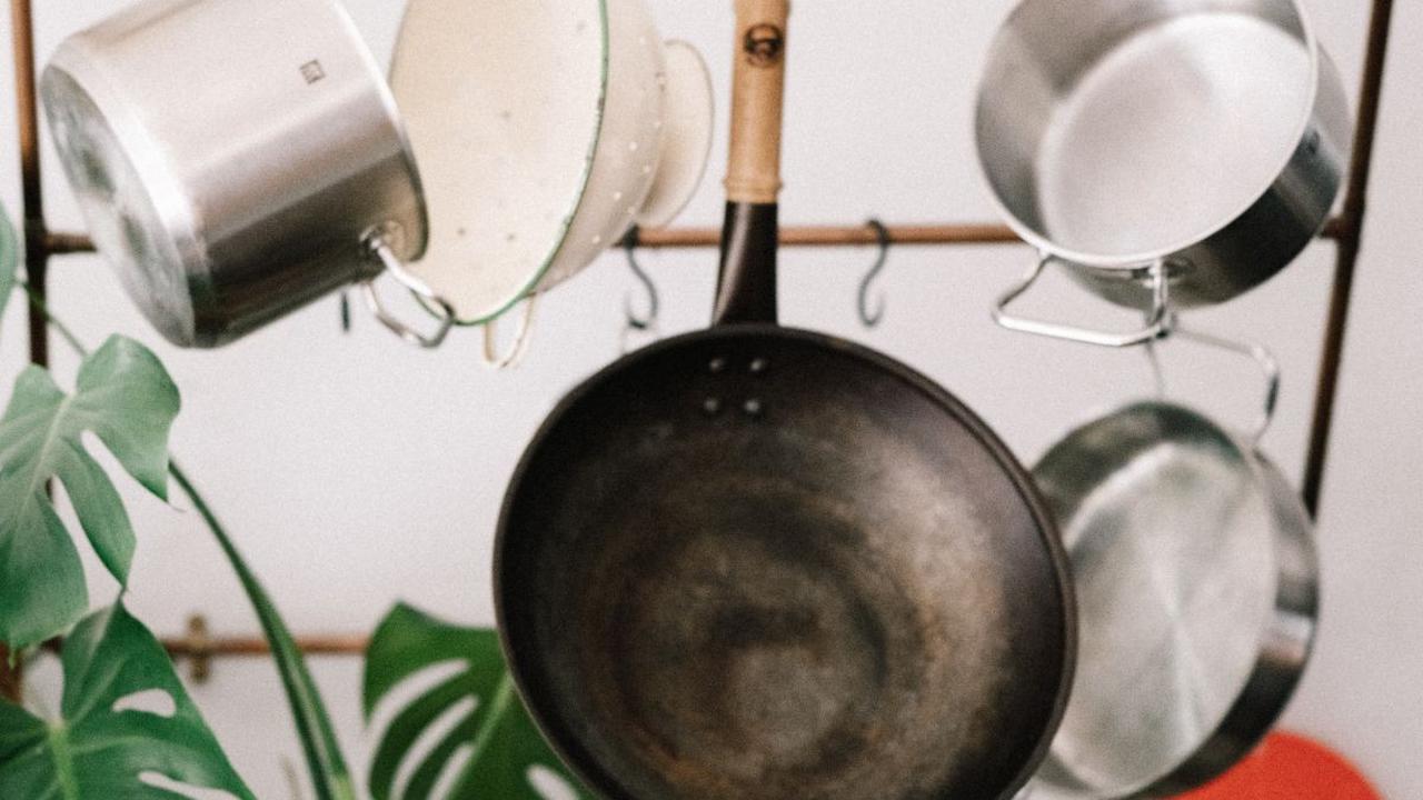 Saat bulan Ramadan, sahur merupakan waktu penting bagi umat Muslim untuk mempersiapkan diri menjalani puasa seharian. Salah satu bahan makanan yang sering menjadi pilihan adalah tempe, sebuah makanan tradisional Indonesia yang kaya akan protein nabati dan