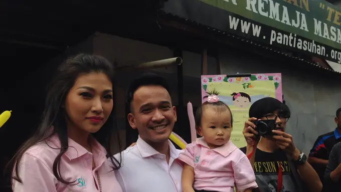 [Bintang] Ruben Onsu, bersama Sarwendah dan Thalia