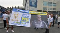 Leeds United - Leeds United menasbihkan diri sebagai jawara Divisi Championship 2019-2020. Hasil tersebut juga membuat skuat Marcelo Bielsa ini akhirnya bisa mengakhiri penantian 16 tahun, setelah terdegradasi pada 2004. (AFP/Paul ELlis)