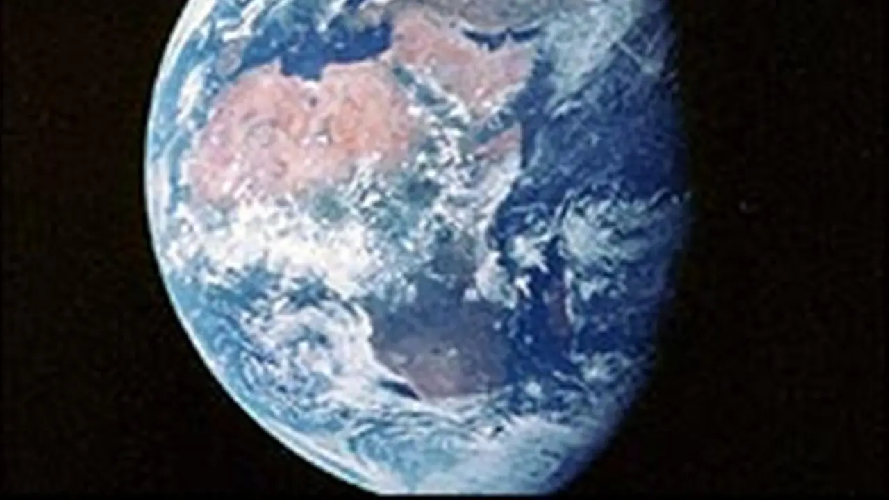 Pemandangan spektakuler dari Bulan. (NASA)