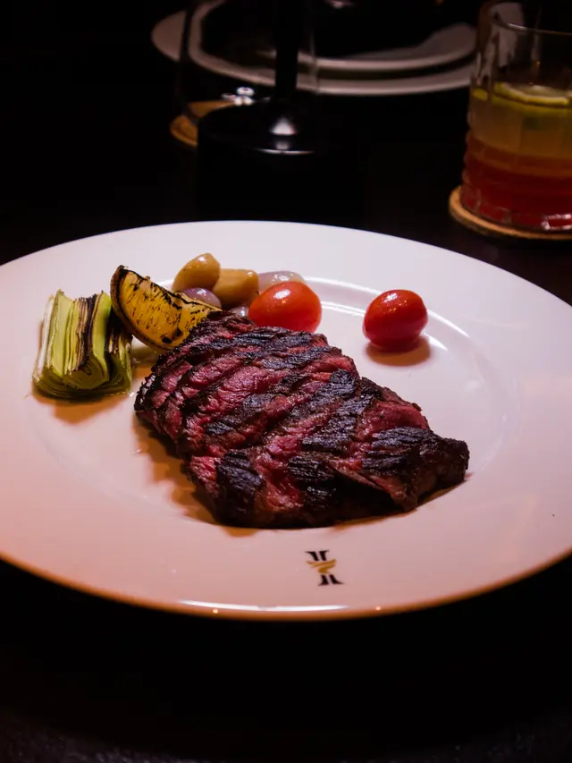 Menikmati Kekayaan Rasa dari Steak Terbaik dengan Konsep Tambang Emas di Meatguy Steakhouse II SCBD