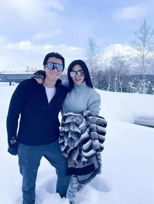 Syahrini dan Reino Barack (Instagram/princessyahrini)