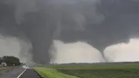 Tornado kembar di Nebraska (Reuters)