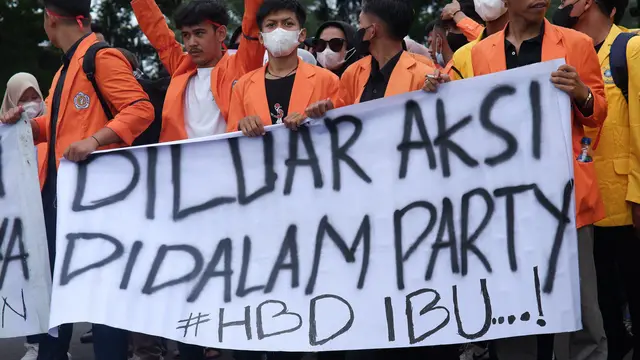 6 Potret Aksi Demo Buruh-Mahasiswa Tolak Kenaikan BBM di Palembang