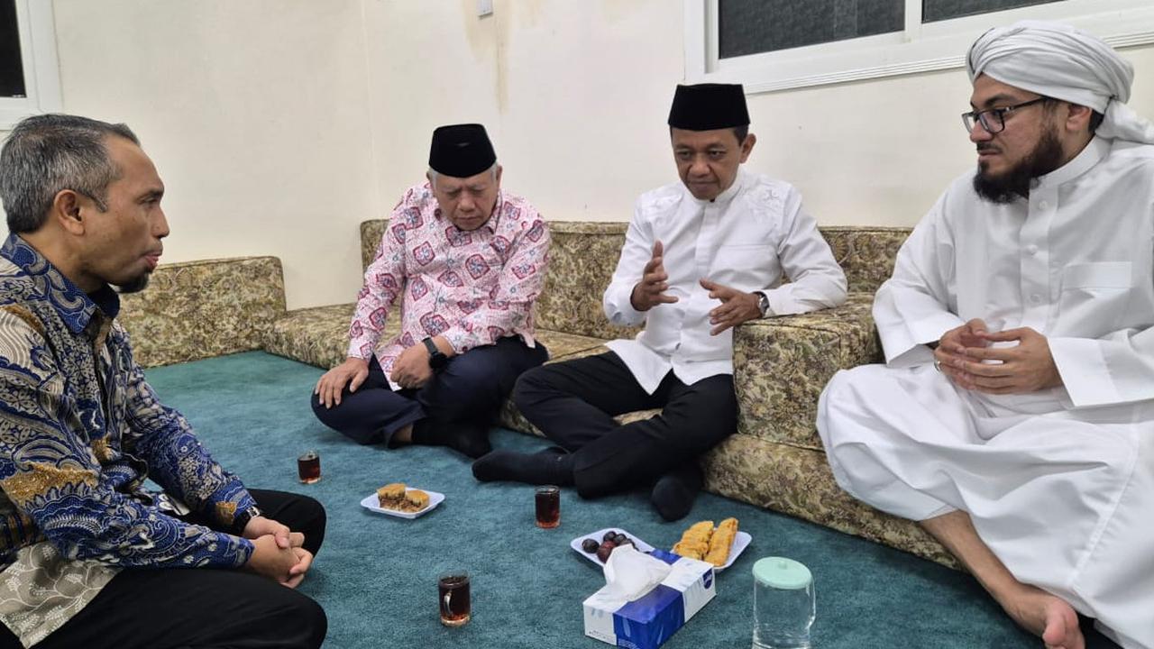 Bahlil Bertemu Sheikh Sayyid Ahmad di Madinah, Didoakan Diberi Kekuatan dan Dijauhkan dari Fitnah