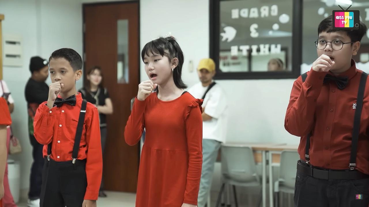 Penuh Haru! Ayu Ting Ting Menitikkan Air Mata Lihat Bilqis Latihan Menyanyi Sebelum Ikut Kompetisi