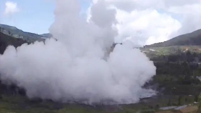 Kawah Sileri usai meletus pada 2 April 2018 . (Foto: Liputan6.com/BPBD Banjarnegara/Muhamad Ridlo)