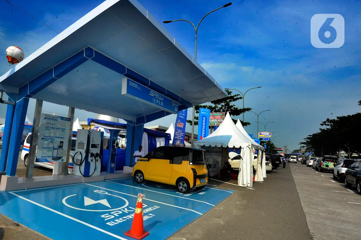 616 Unit SPKLU Hadir Layani Pengguna Kendaraan Listrik di Mudik Lebaran 2023