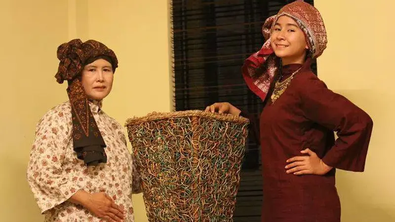 Tekuluk, Penutup Kepala Batik dan Songket Cantik Khas Jambi