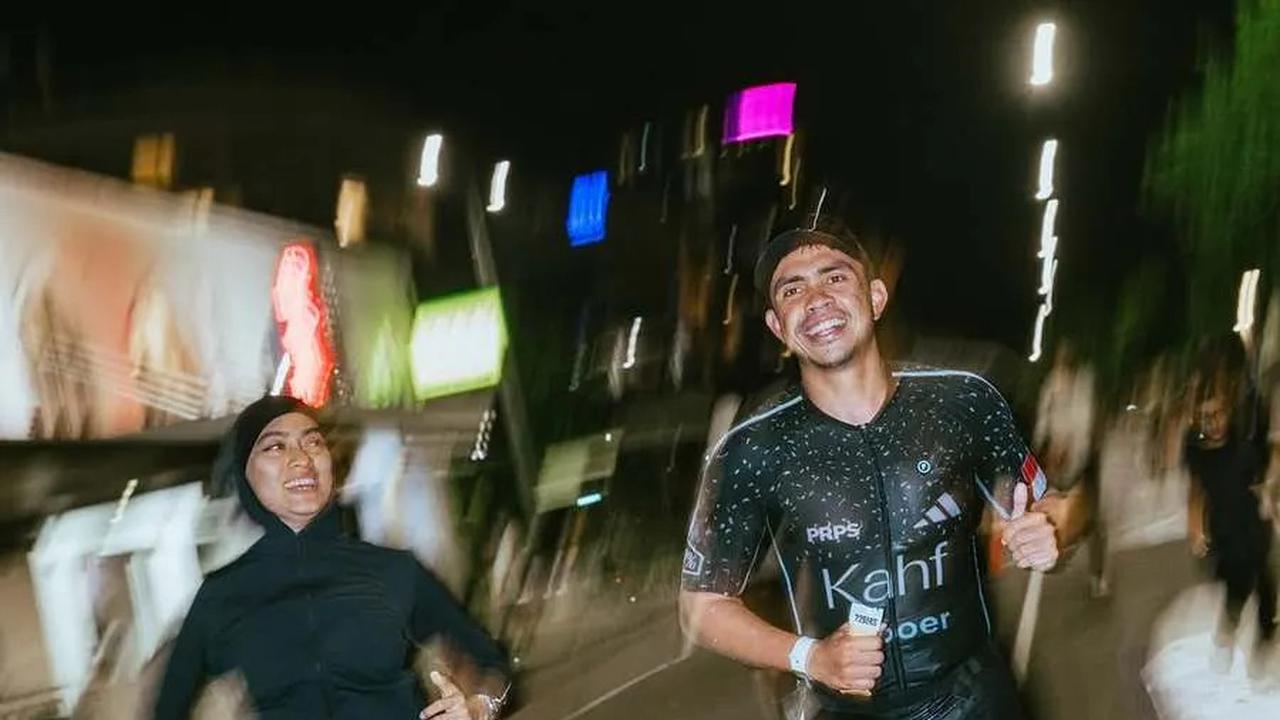 Potret Ditto Suami Ayudya Bing Slamet Tuntaskan Triathlon di Australia, Bangga Banget Ditemenin Istri dan Anak