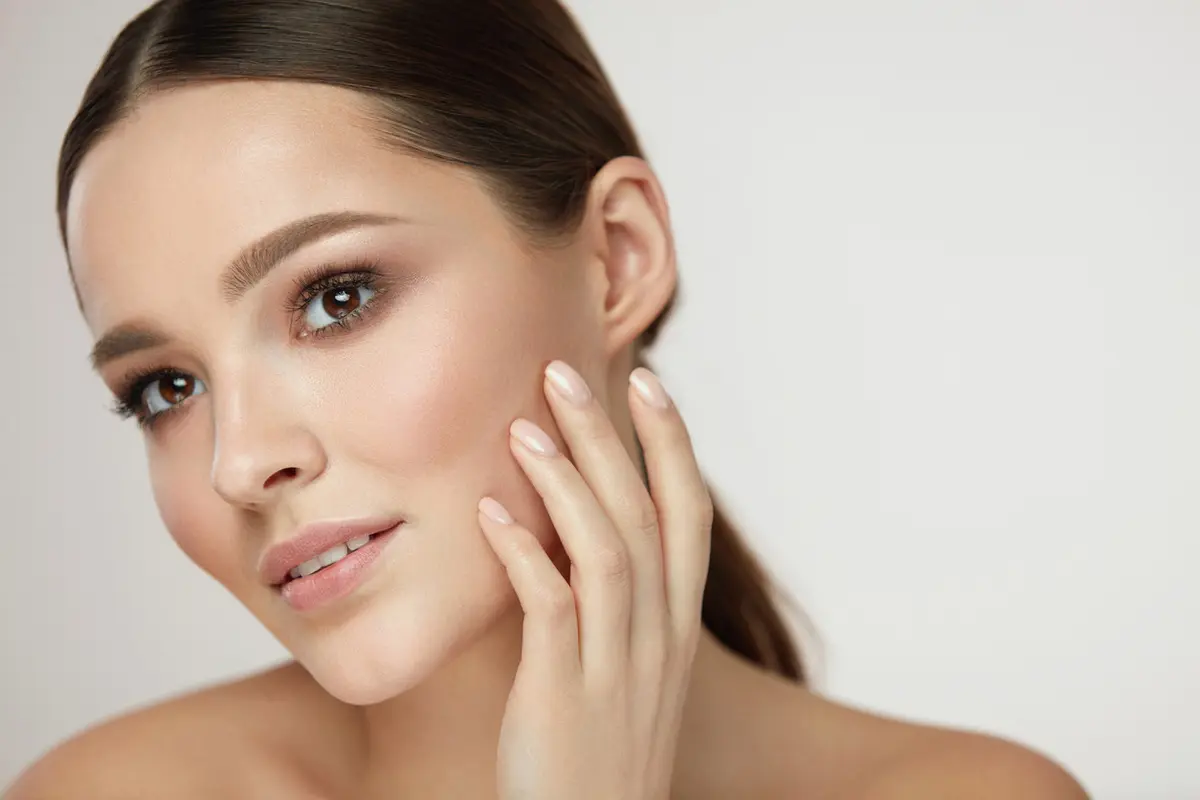 Trik sehat agar tetap terlihat cantik tanpa balutan makeup.