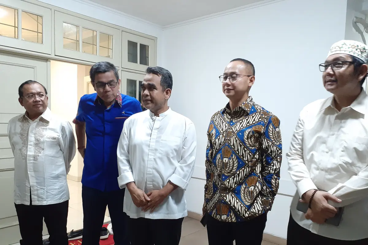 Sekjen parpol koalisi pengusung Prabowo-Sandi menggelar pertemuan tertutup selama dua jam di Kemang, Jakarta Selatan.