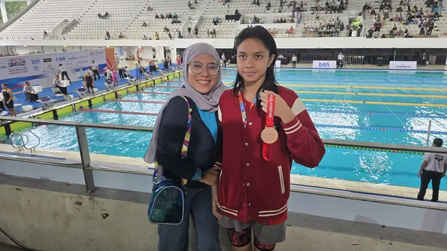 Sari Aziddin bersama putrinya Zevanya Nur Zainevy di IOAC 2025