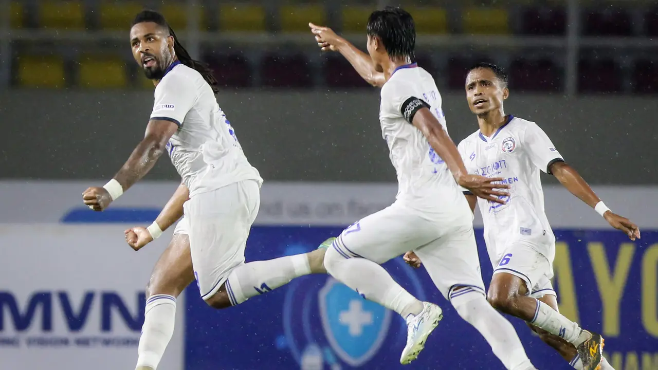 Foto: Telan Kekalahan Perdana, Persija Jakarta Ditumbangkan 10 Pemain Arema FC di BRI Liga 1