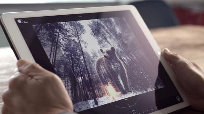 Begini jadinya jika Adobe Photoshop menggunakan asisten virtual. (Sumber: The Verge)