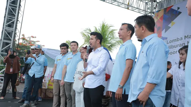 Wagub Jatim Emil Dardak saat acara bersama nelayan Muncar Banyuwangi yang diprakarsai Pilar 08. (Istimewa)