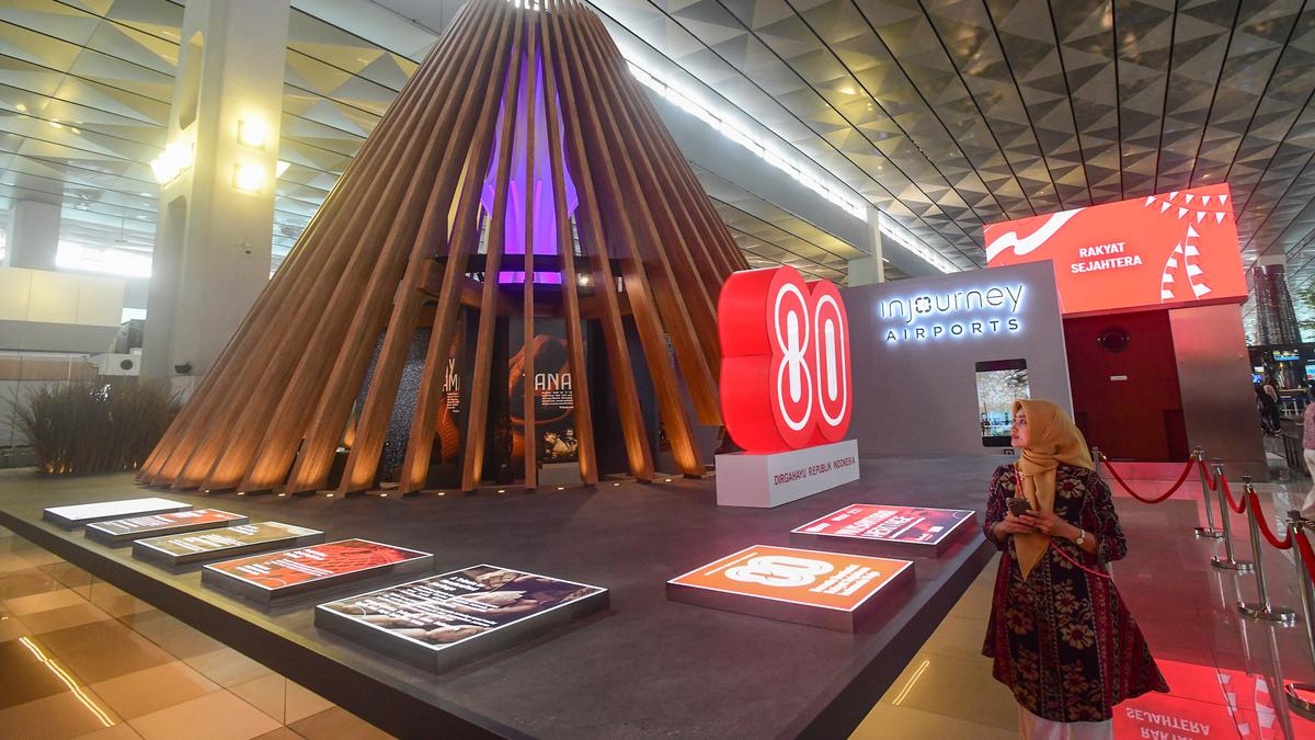 Instalasi Seni Nusantara Sambut HUT ke-80 RI di Bandara Soekarno-Hatta