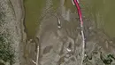 Pemandangan Waduk Boca yang memasok air ke kota utara Monterrey hampir kering karena bagian utara Meksiko dilanda kekeringan hebat, di Santiago, Meksiko (9/7/2022). Perencanaan yang buruk, dan penggunaan air yang tinggi telah menyebabkan tiga bendungan yang membantu memasok kota mengering. (AP Photo/Fernando Llano)