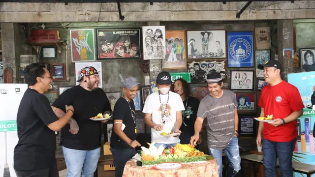 Slank memperkenalkan memperkenalkan Kuy Podlott V3