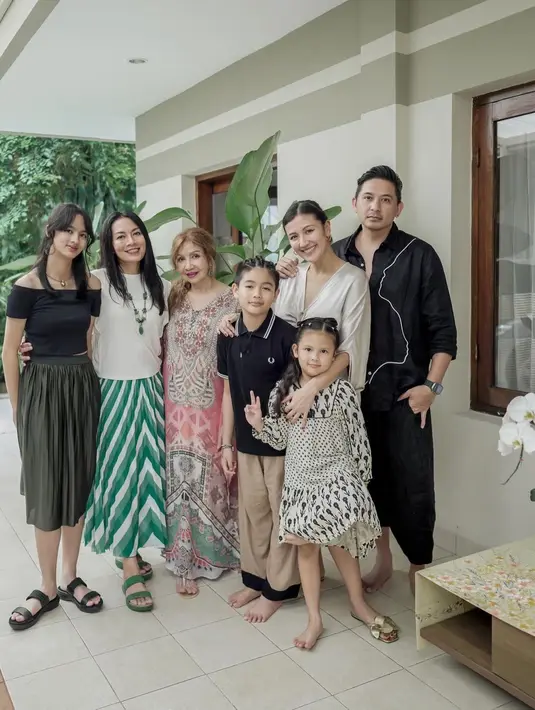 Bagaimana menurutmu, Sahabat FIMELA? Apa kamu juga setuju bahwa menyenangkan untuk melihat mereka yang penuh toleransi? [Foto: Instagram/mrssharena]