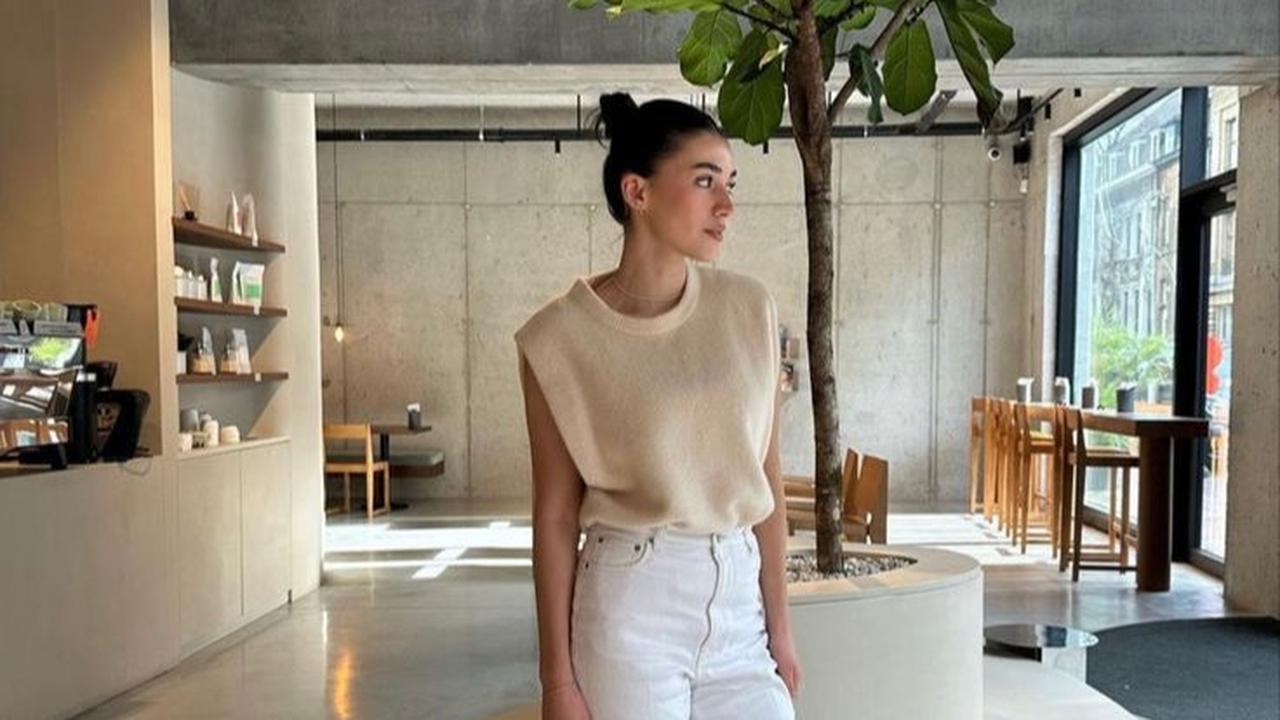 6 Inspirasi Mix and Match Warna Soft untuk Malam Mingguan Bareng Pasangan, Dijamin Bikin Makin Mesra!