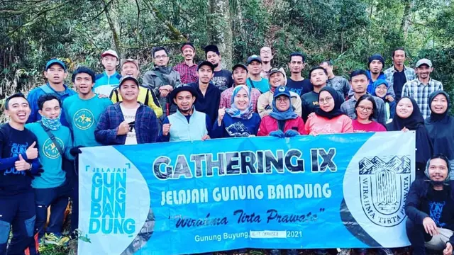 Rombongan pendaki Gunung Buyung