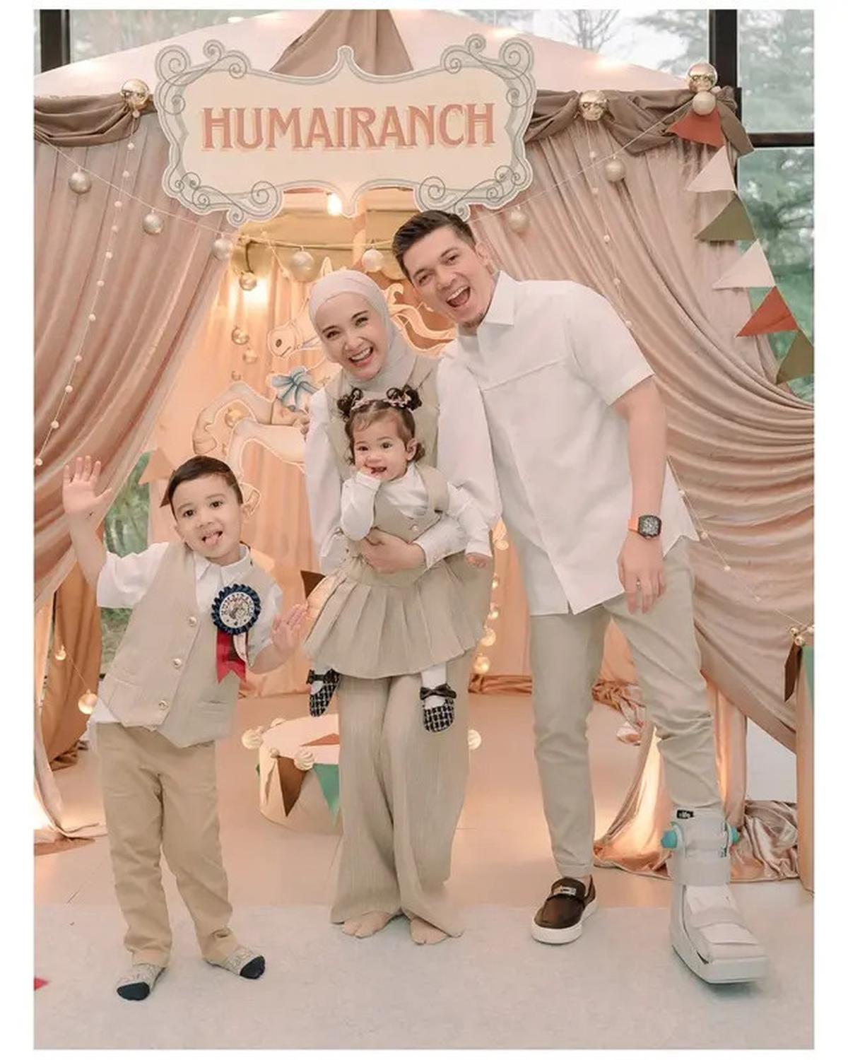 Hamil Anak Kedua, Ini 6 Potret Zaskia Sungkar dan Irwansyah Pakai Baju Couple