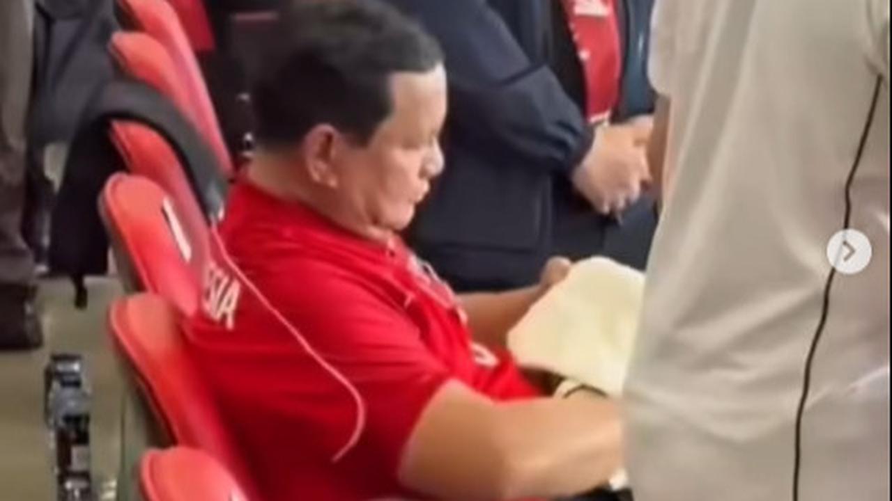 Potret Raffi Ahmad Duduk Dekat Presiden Prabowo Saksikan Timnas Indonesia di GBK, Pergi Naik MRT Demi Hindari Macet