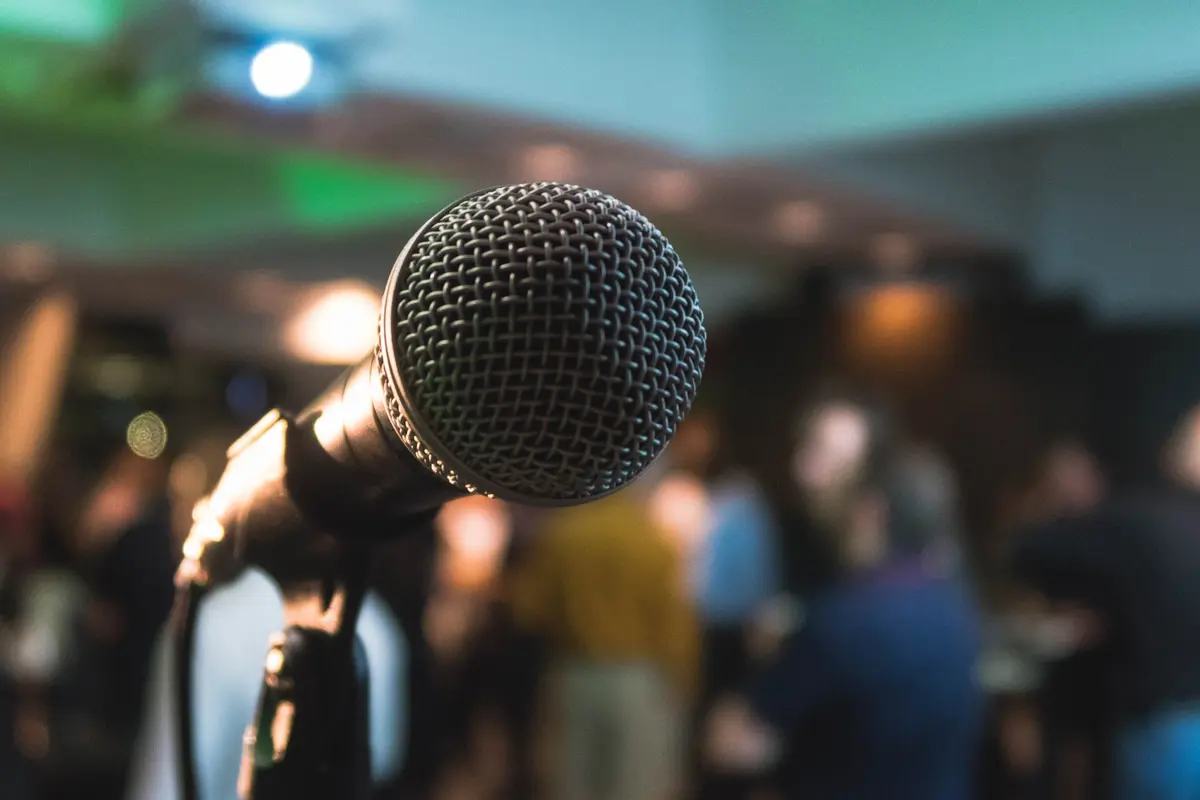 Ilustrasi Karaoke