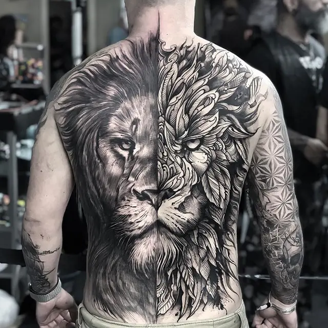 7 Potret Tato Besar di Punggung Ini Keren Banget