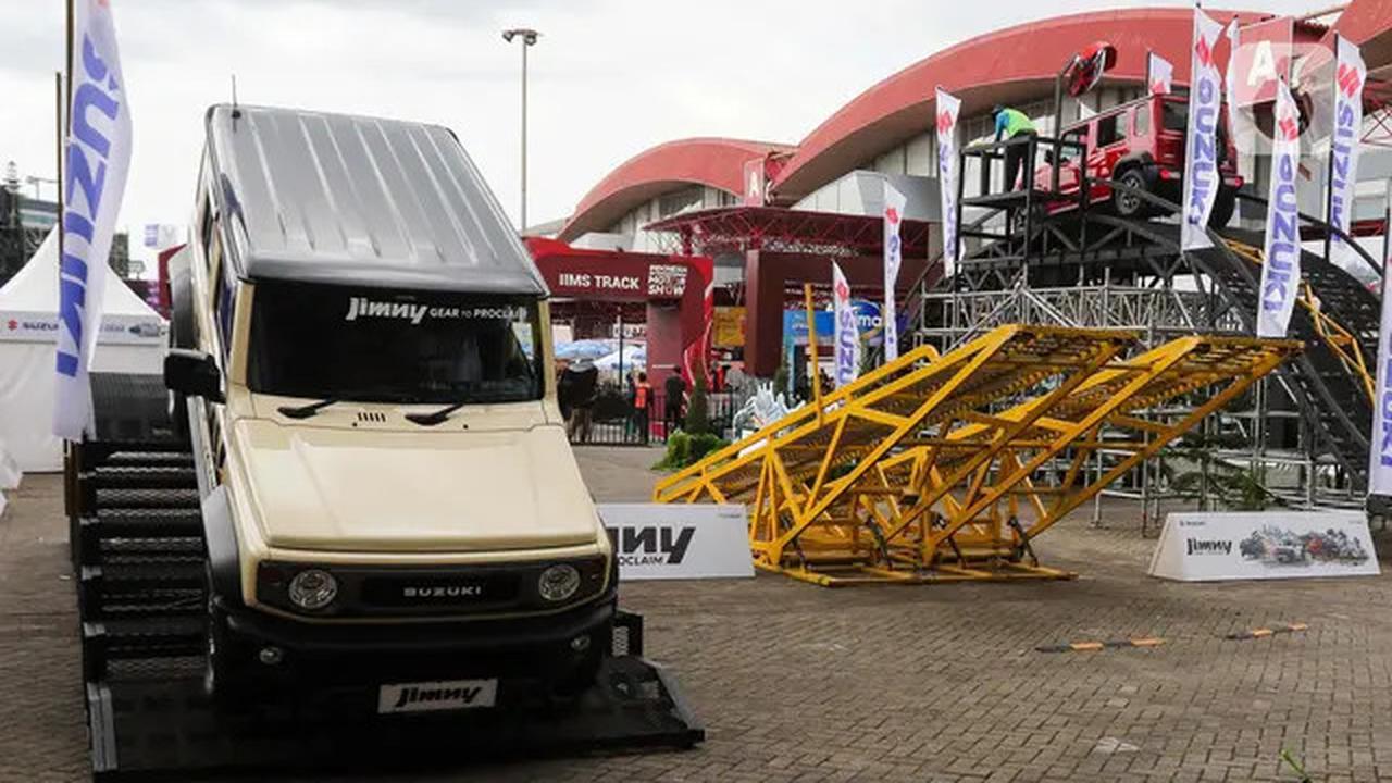 Tes Ketangguhan Offroad Suzuki Jimny 5 Pintu di Area Track IIMS 2025