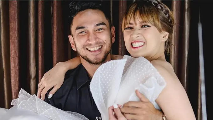 Hapus Foto dan Saling Unfollow, Ini 6 Momen Manis Chika Jessica dan Amec Aris