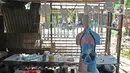 Manekin anatomi tubuh manusia dipajang di Cinangka, Depok, Jawa Barat, Rabu (11/12/2019). Manekin anatomi tubuh berbahan fiber tersebut dibuat untuk alat peraga pendidikan dan kesehatan. (Liputan6.com/Herman Zakharia)